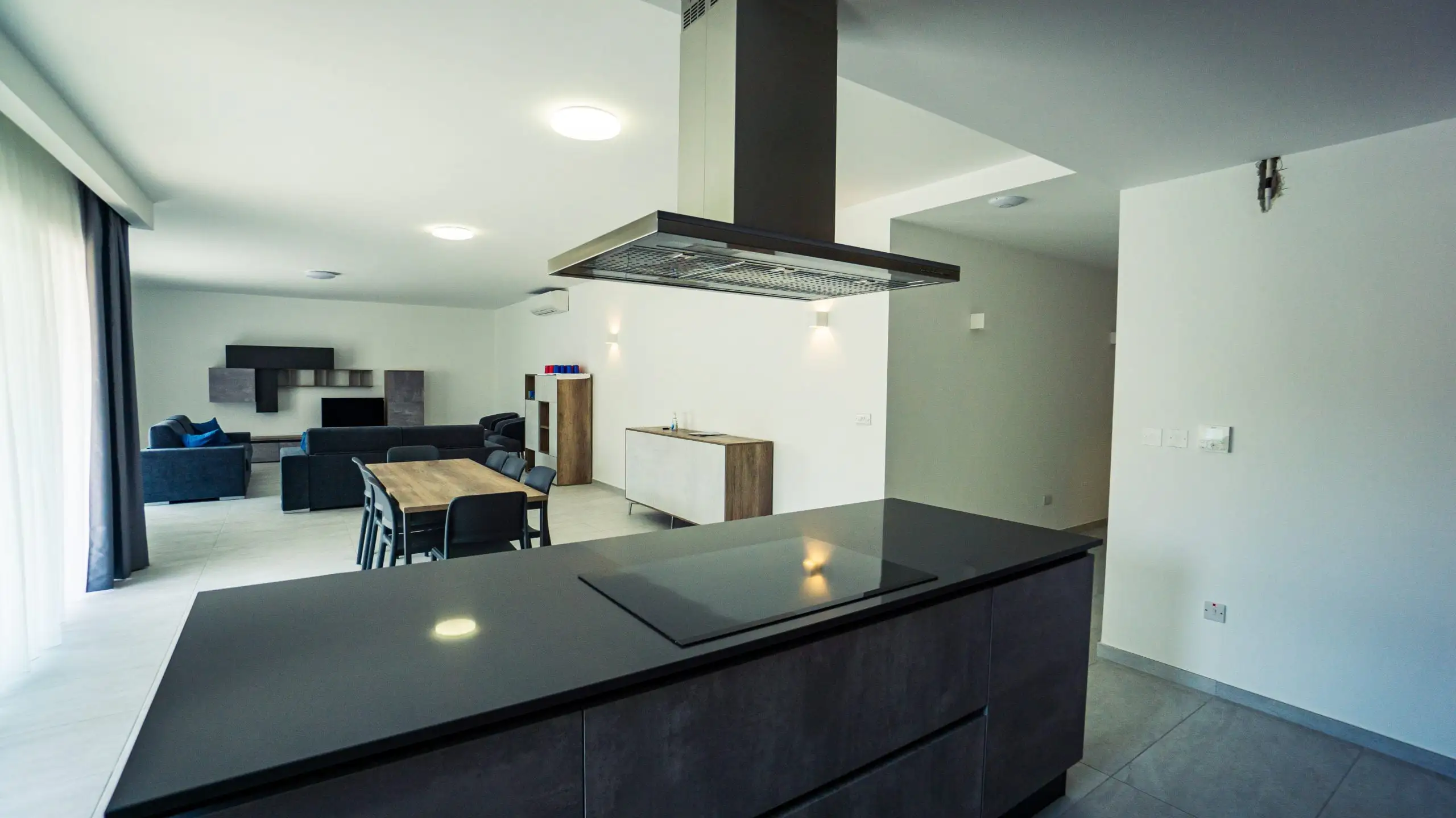 Superior Plus Apartmanı (Claret) 2