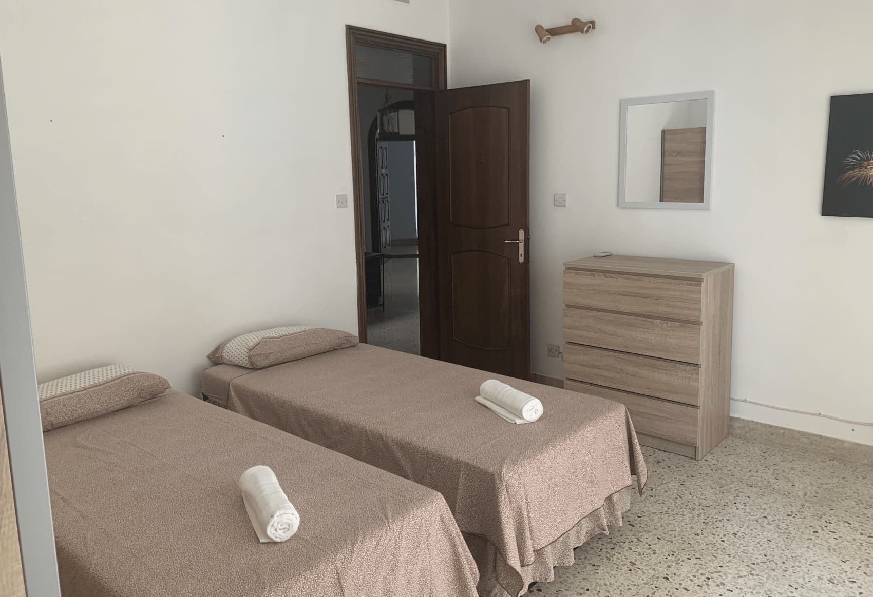 Ekonomik Öğrenci Apartları (Valley View, Springfields, Medvista) 1